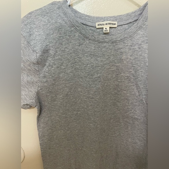 ✨Zenana Grey Short Sleeve Basic Tee Shirt Size XL - Picture 2 of 6